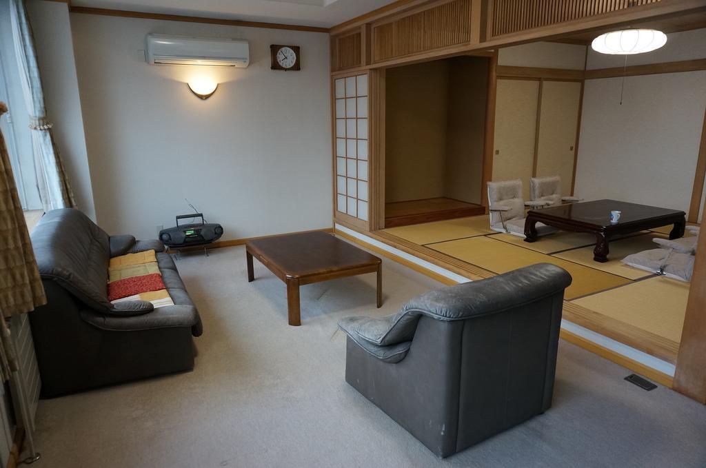 Otaru Ekimae Guest House Ito المظهر الخارجي الصورة